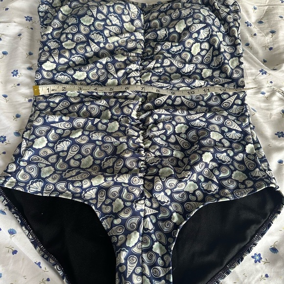 NWOT Island Pearls Women’s 12 Blue Seashell One Piece Ruched Front Bathing Suit. - Picture 3 of 16